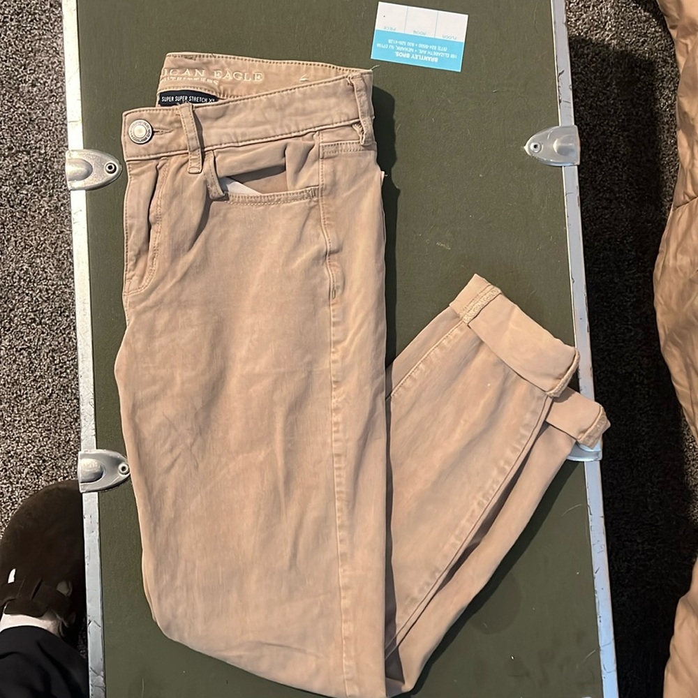 American Eagle Kaki Pants